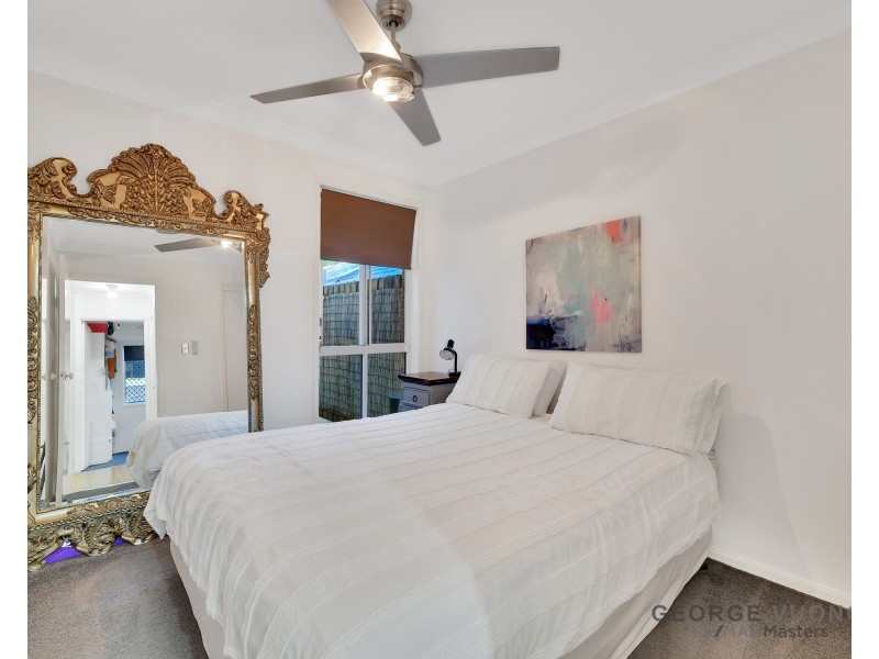 16 Tenterfield Pl, Forest Lake QLD 4078