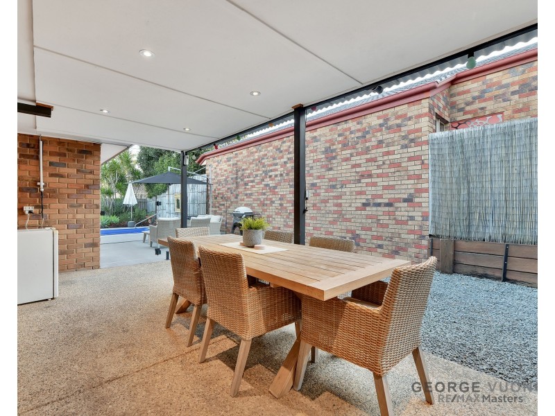 16 Tenterfield Pl, Forest Lake QLD 4078