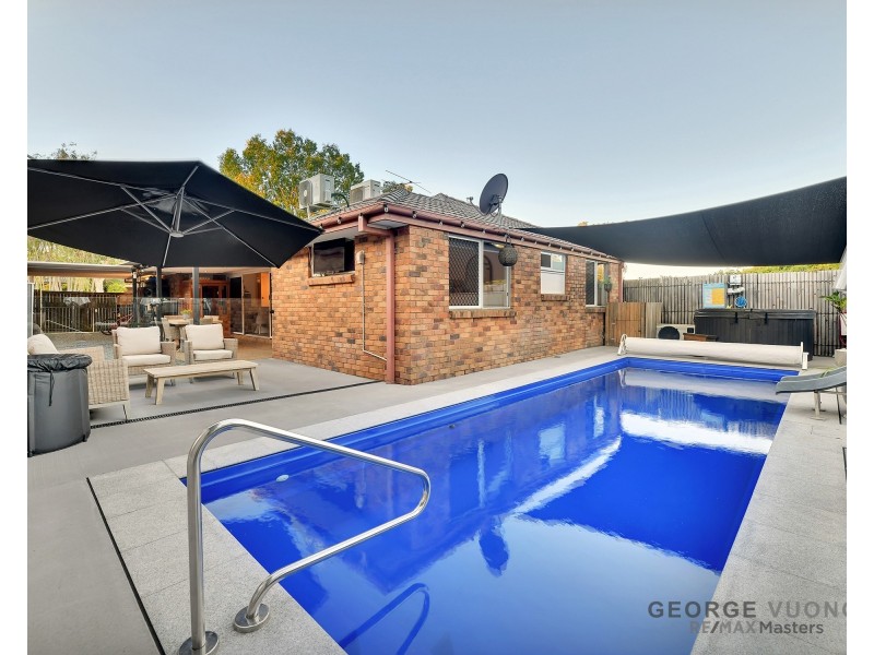 16 Tenterfield Pl, Forest Lake QLD 4078