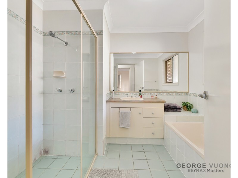 17c Mulgrave Cr, Forest Lake QLD 4078