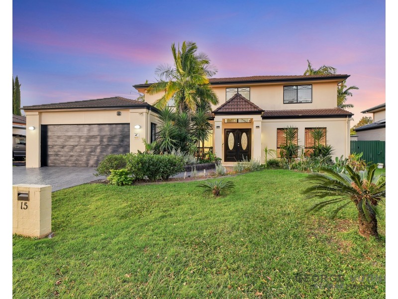 15 Benjamin Pl, Sinnamon Park QLD 4073