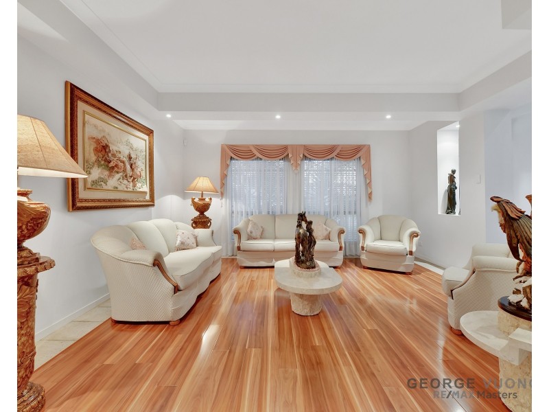 15 Benjamin Pl, Sinnamon Park QLD 4073