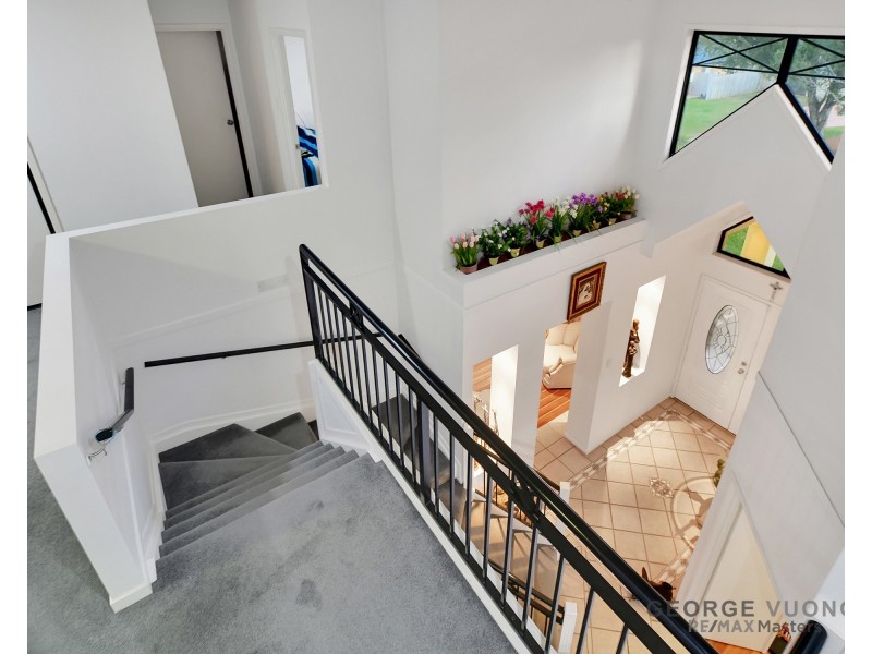 15 Benjamin Pl, Sinnamon Park QLD 4073