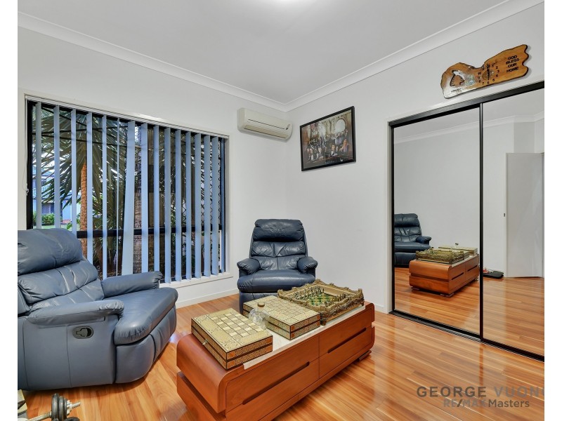 15 Benjamin Pl, Sinnamon Park QLD 4073