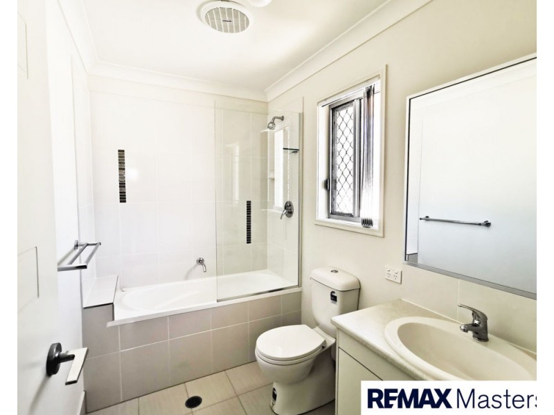 12A Sunrise Ct, Loganlea QLD 4131