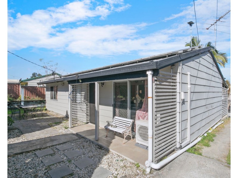 24 Clarendon Avenue, Bethania QLD 4205