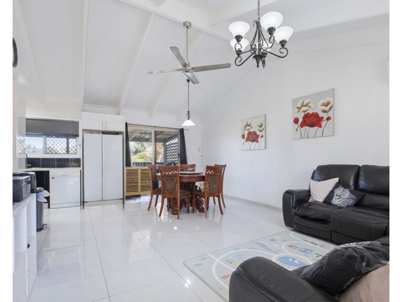 24 Clarendon Avenue, Bethania QLD 4205