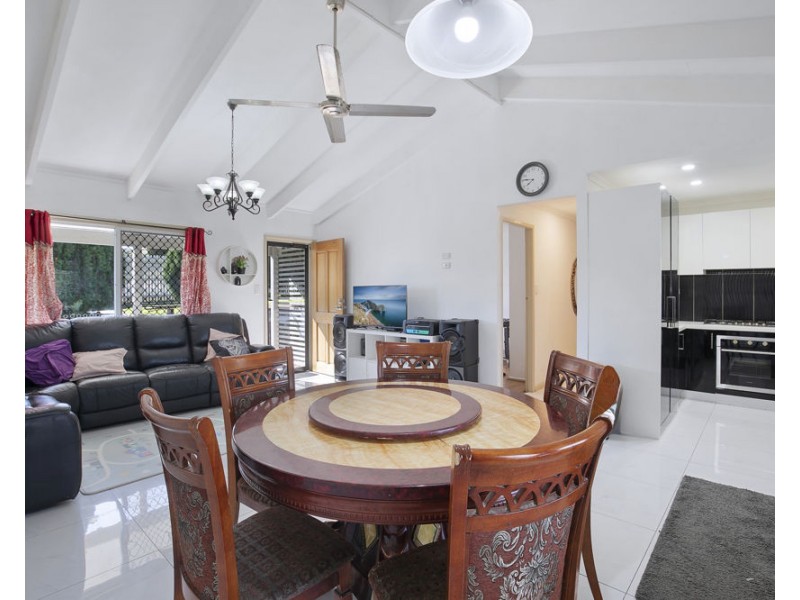 24 Clarendon Avenue, Bethania QLD 4205