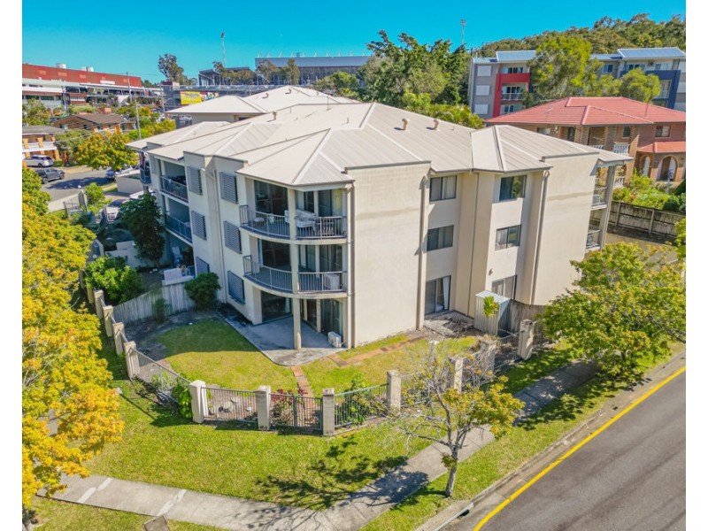 2/6 Omeo street, Macgregor QLD 4109