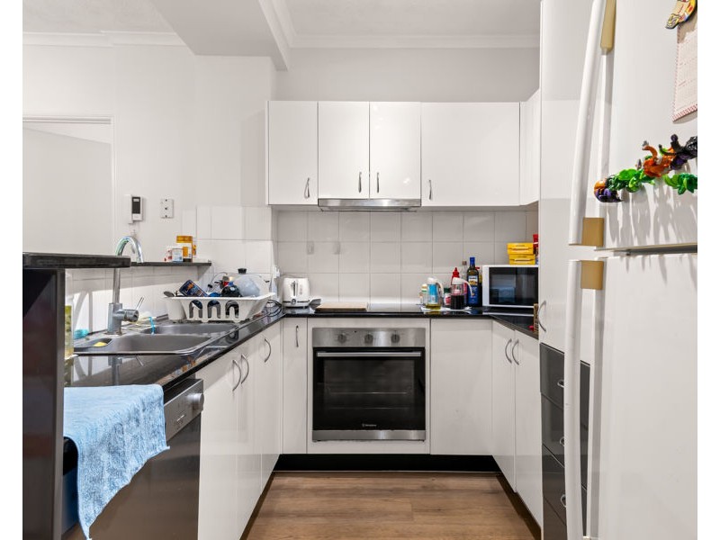 2/6 Omeo street, Macgregor QLD 4109