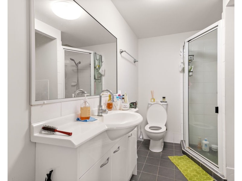 2/6 Omeo street, Macgregor QLD 4109