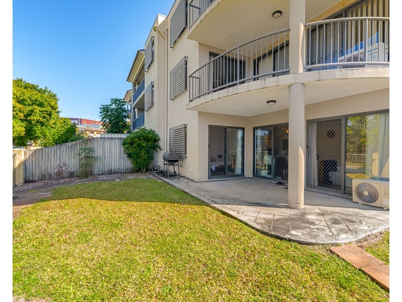2/6 Omeo street, Macgregor QLD 4109
