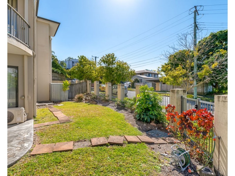 2/6 Omeo street, Macgregor QLD 4109