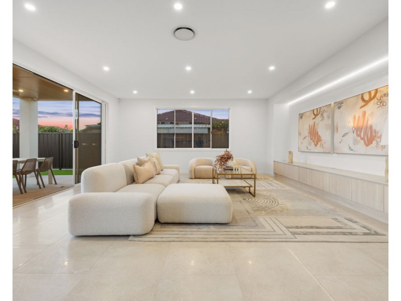 4 PRUDENCE ST, Robertson QLD 4109