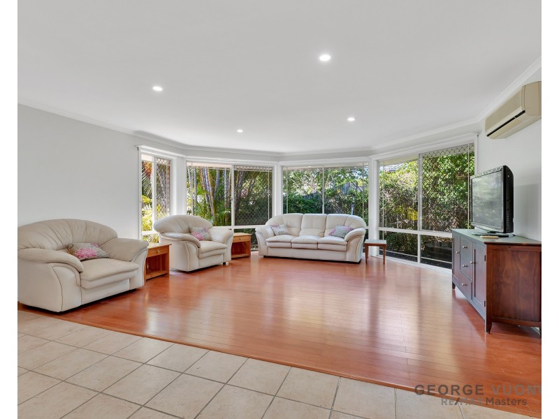 18 Beamont Pl, Forest Lake QLD 4078