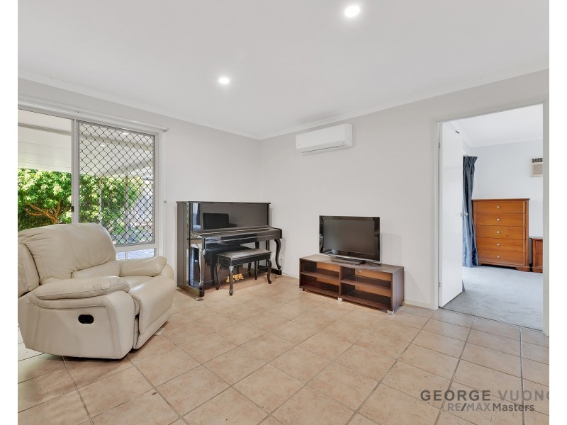 18 Beamont Pl, Forest Lake QLD 4078
