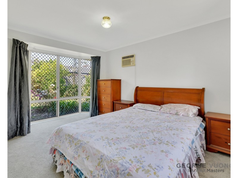 18 Beamont Pl, Forest Lake QLD 4078