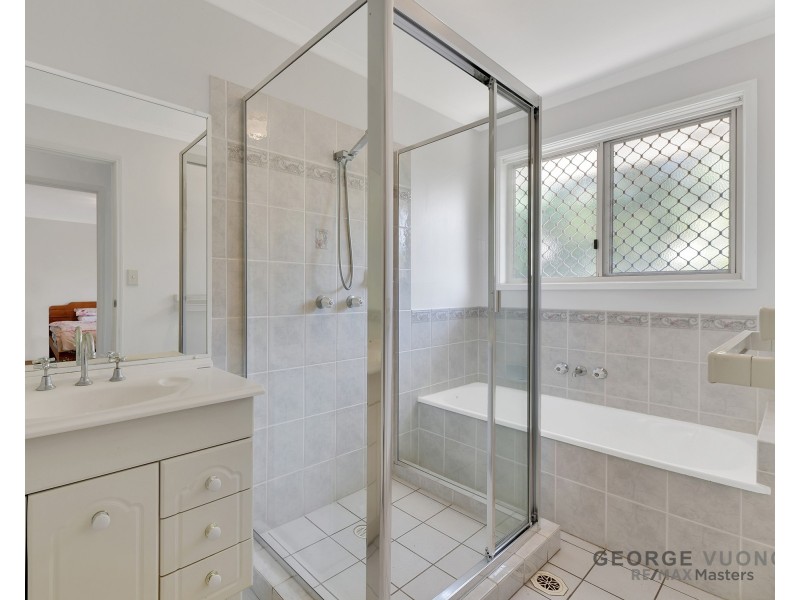 18 Beamont Pl, Forest Lake QLD 4078