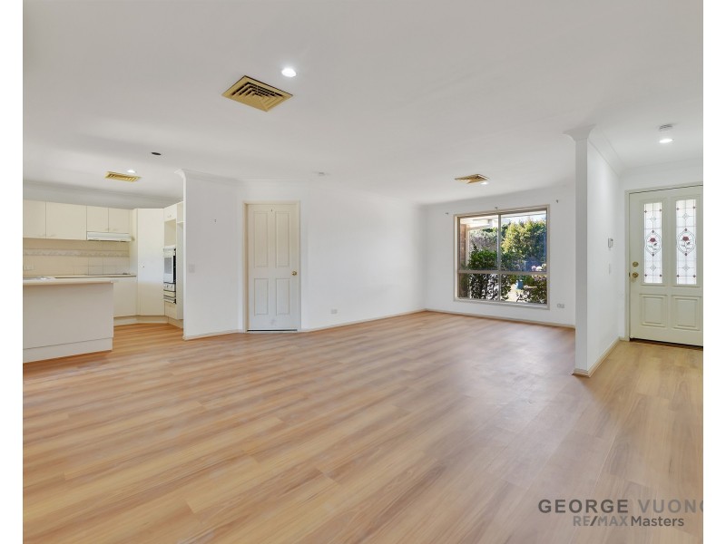 139 Middle Rd, Hillcrest QLD 4118