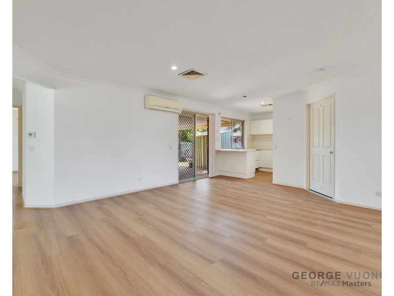 139 Middle Rd, Hillcrest QLD 4118