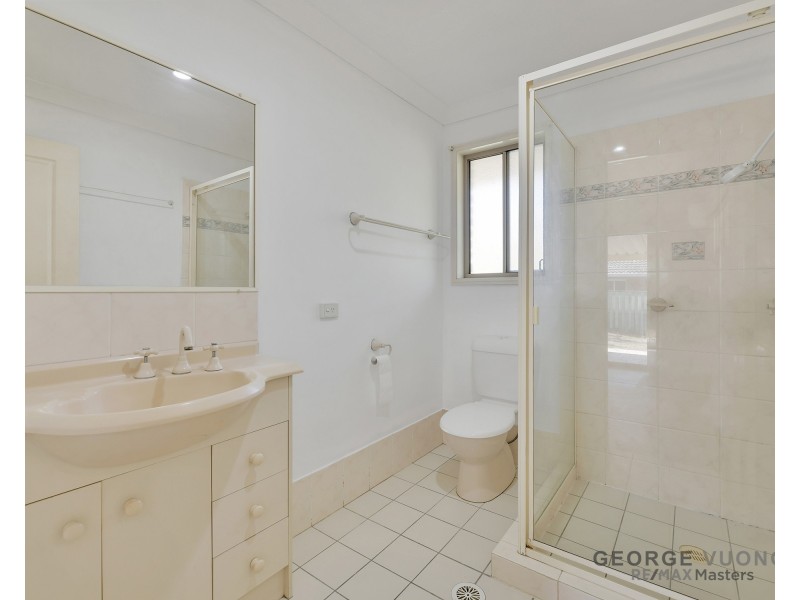 139 Middle Rd, Hillcrest QLD 4118
