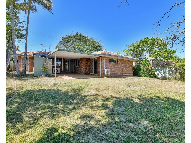 139 Middle Rd, Hillcrest QLD 4118