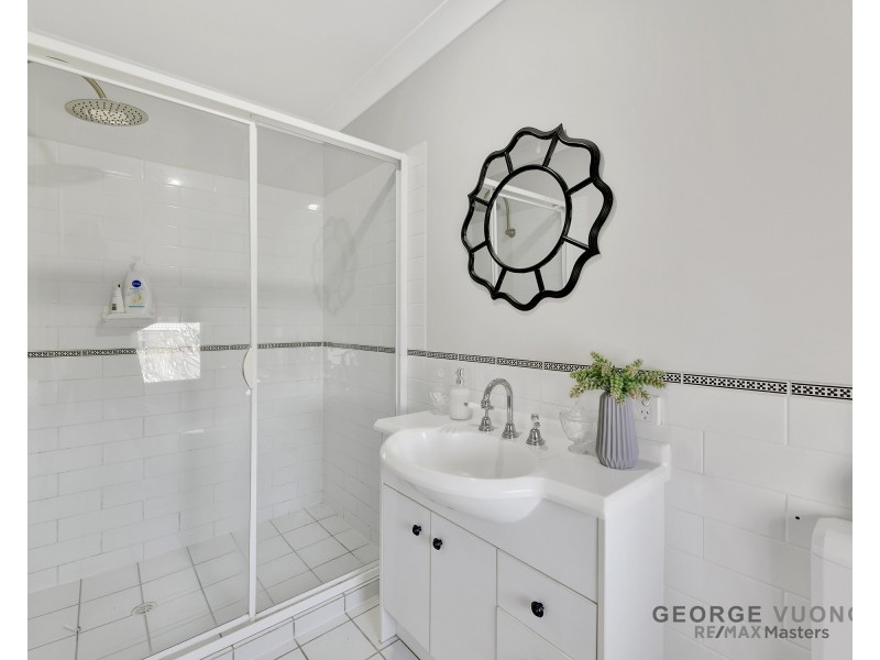 4 Chateau St, Springfield Lakes QLD 4300