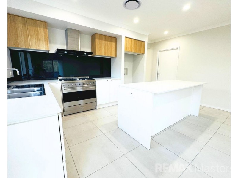 25 Clarence Street, South Maclean QLD 4280
