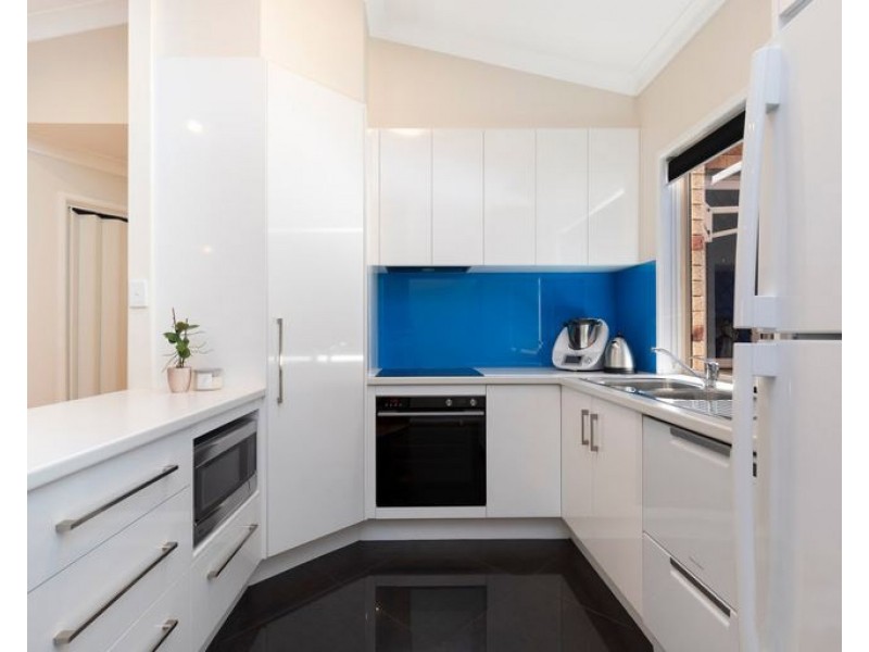 26 Sugarloaf St, Forest Lake QLD 4078