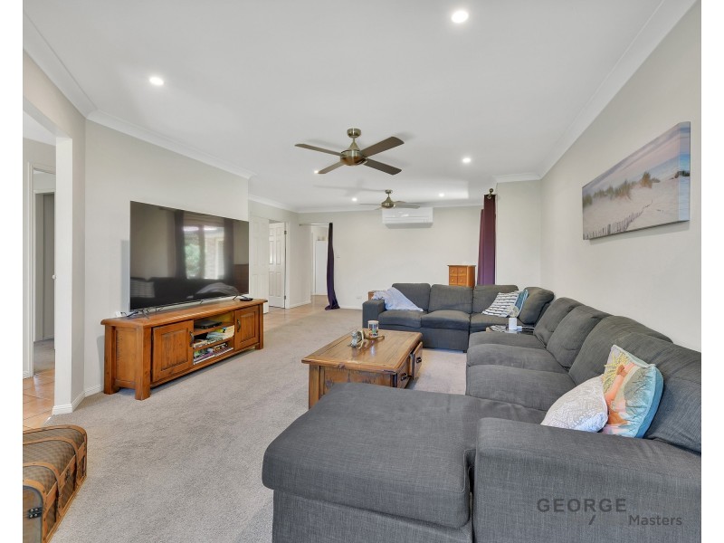 1 Paluna Pl, Forest Lake QLD 4078