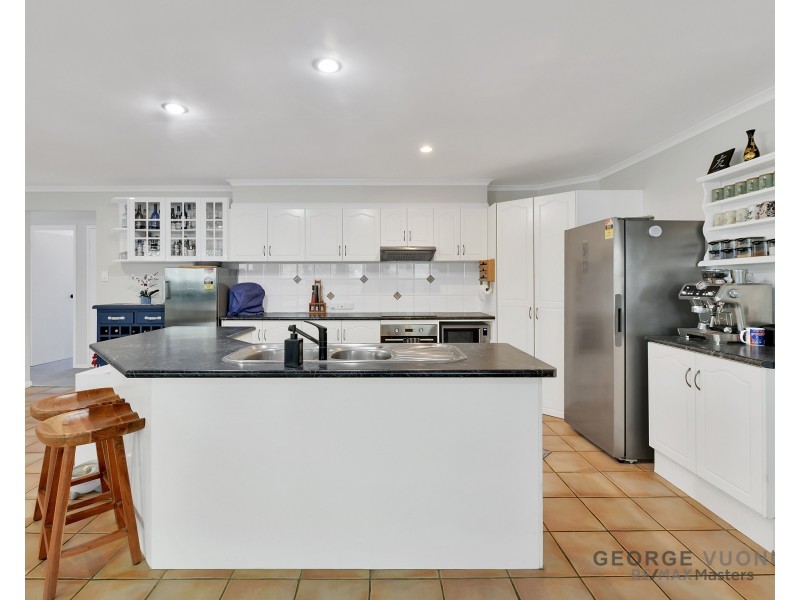20 Carolina Pde, Forest Lake QLD 4078