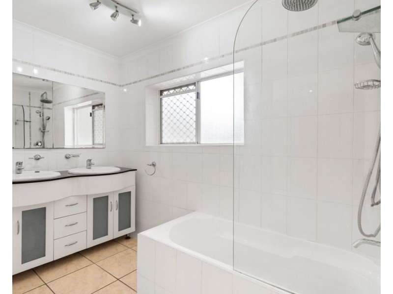 33 Flinders Crescent, Boronia Heights QLD 4124