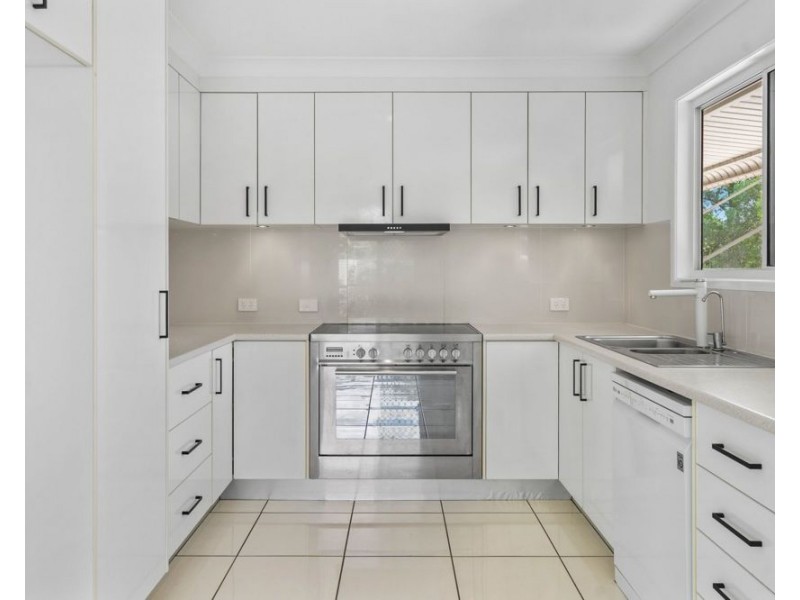 33 Flinders Crescent, Boronia Heights QLD 4124