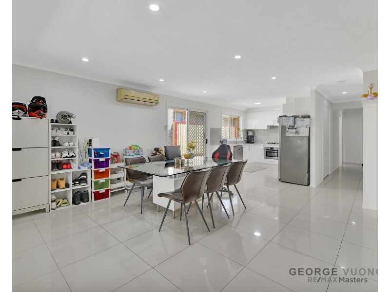 8 Beaufront Pl, Forest Lake QLD 4078