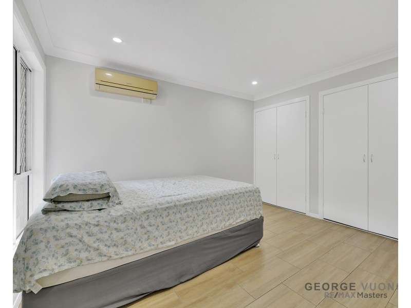 8 Beaufront Pl, Forest Lake QLD 4078