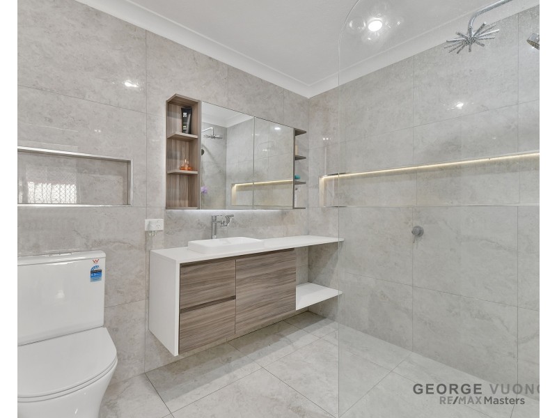 8 Beaufront Pl, Forest Lake QLD 4078