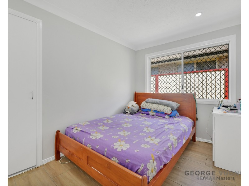 8 Beaufront Pl, Forest Lake QLD 4078
