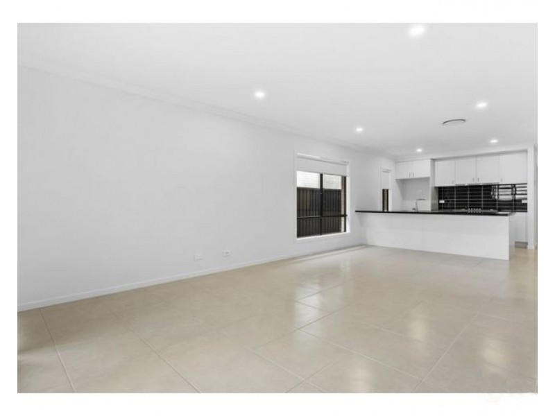 23 Carnarvon Dr, South Ripley QLD 4306