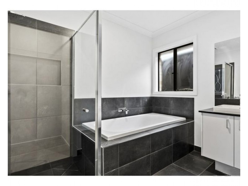 23 Carnarvon Dr, South Ripley QLD 4306