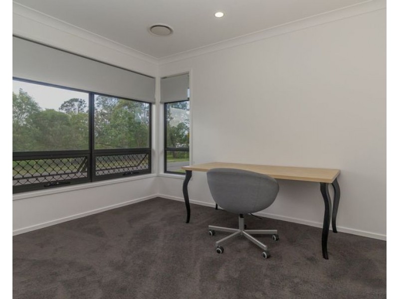 49 Falkland St West, Heathwood QLD 4110