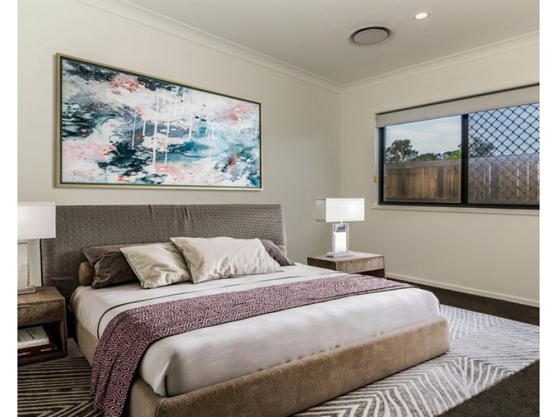 49 Falkland St West, Heathwood QLD 4110