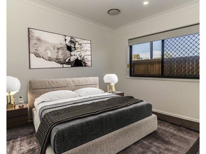 49 Falkland St West, Heathwood QLD 4110