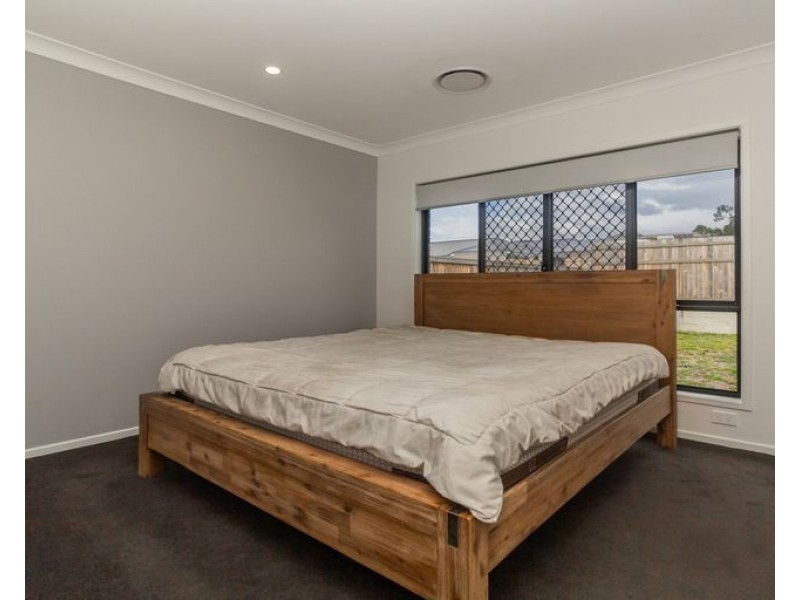 49 Falkland St West, Heathwood QLD 4110