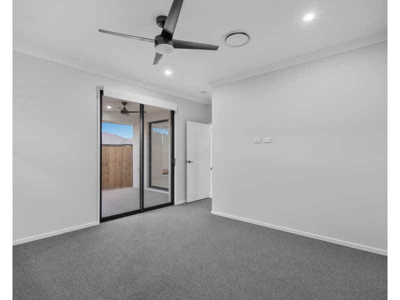 15 Matterhorn Way, White Rock QLD 4306