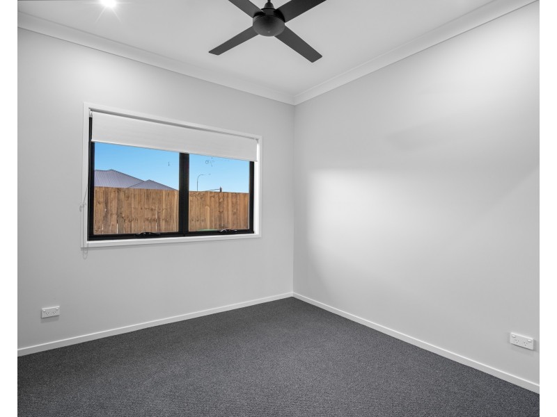 15 Matterhorn Way, White Rock QLD 4306