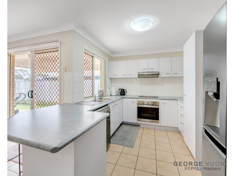6 Horton Pl, Forest Lake QLD 4078