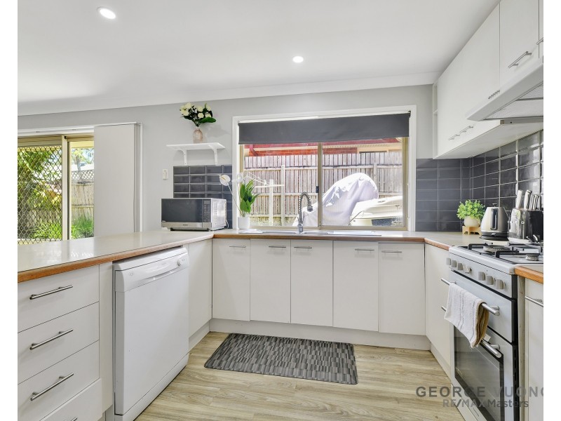 5 Warburton Cl, Forest Lake QLD 4078