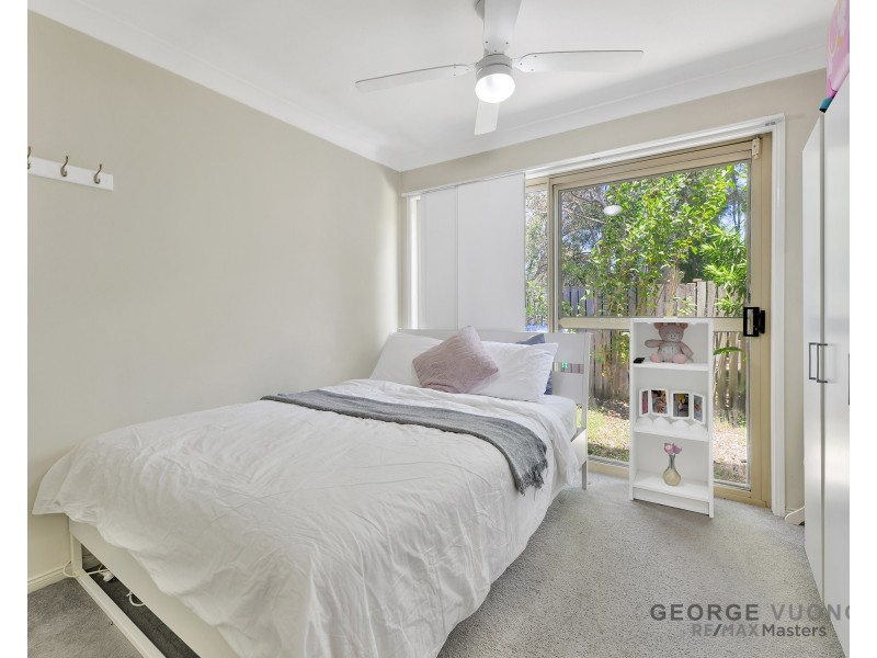 5 Warburton Cl, Forest Lake QLD 4078