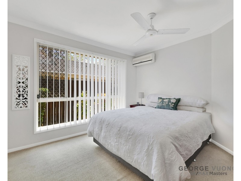 8 Glorious Way, Forest Lake QLD 4078
