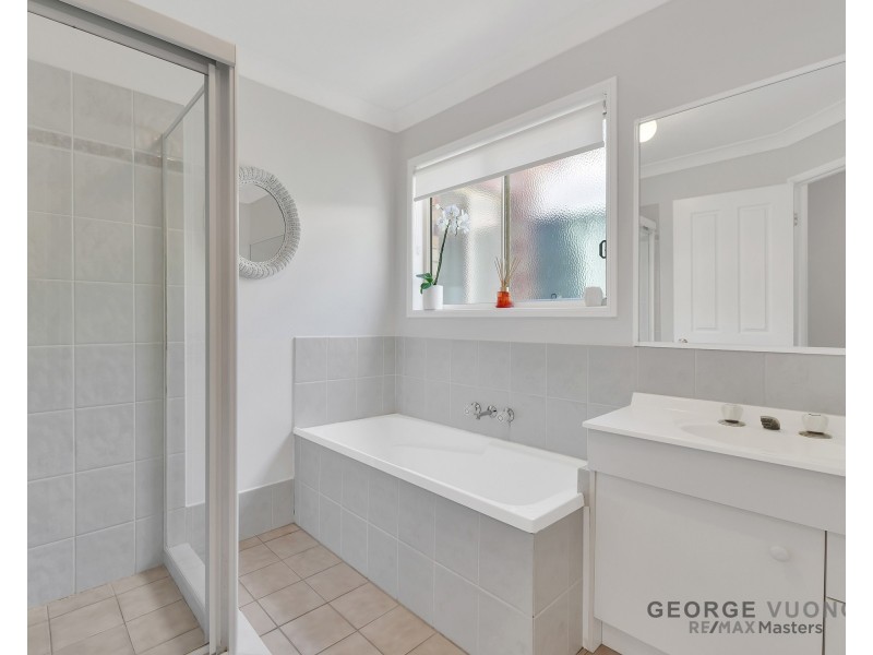 8 Glorious Way, Forest Lake QLD 4078